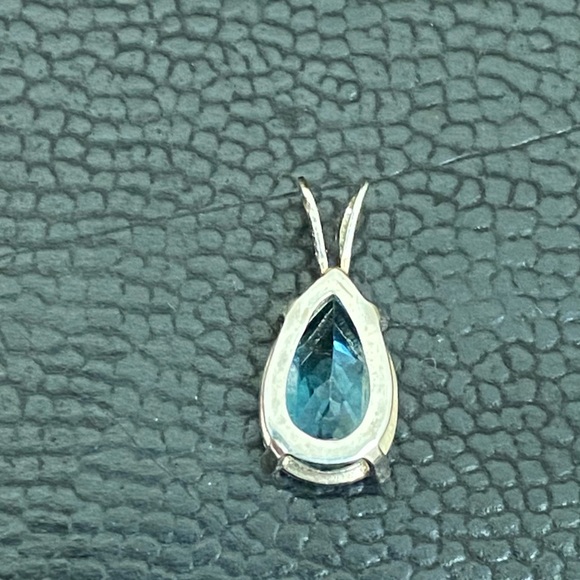 Vintage Sterling Silver Blue Topaz CZ Cubic Zirconia Teardrop Pendant 0.7g - Picture 10 of 15